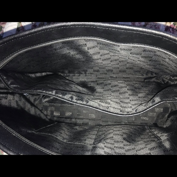 LIKE NEW Michael Kors Tote - Picture 8 of 8